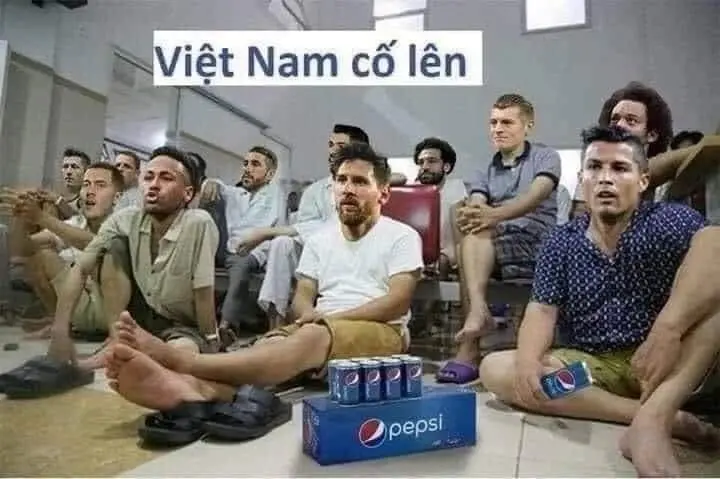 Meme cố lên 17