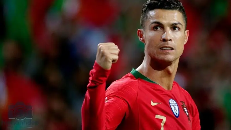 Bộ sưu tập ảnh Cristiano Ronaldo đẹp trai khiến fan "đổ gục"