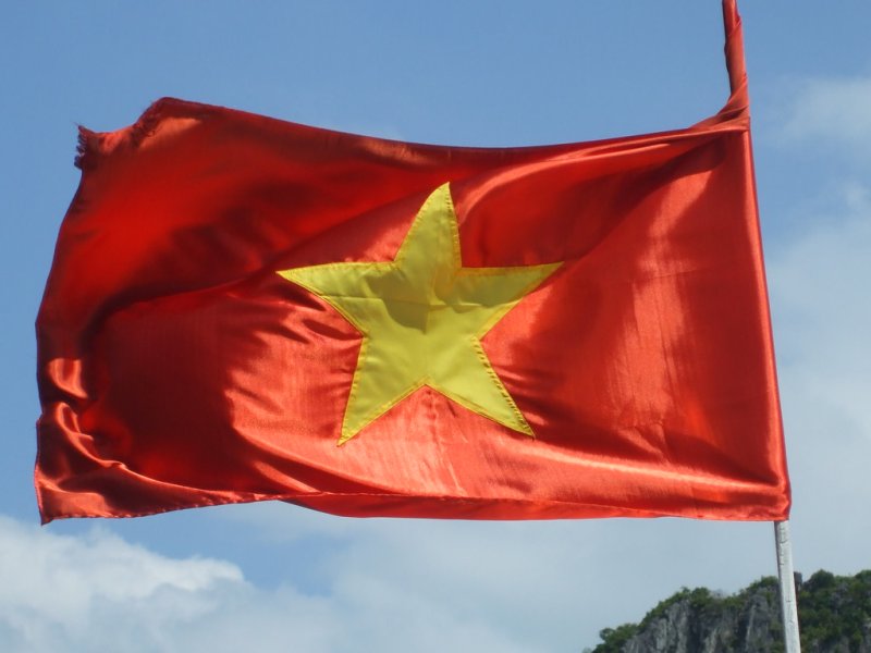 Hình nền lá cờ Tổ quốc Việt Nam 12