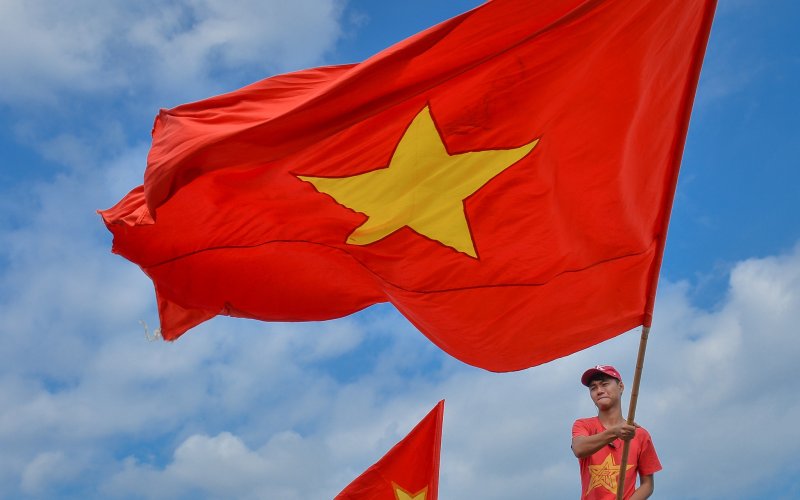 Hình nền lá cờ Tổ quốc Việt Nam 17