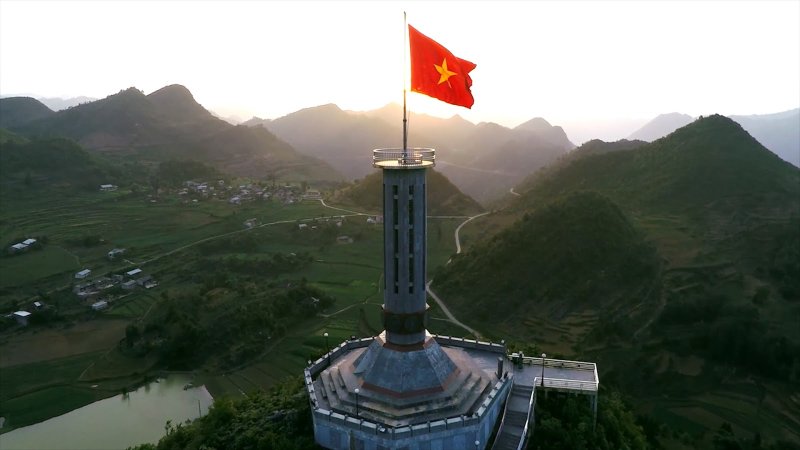 Hình nền lá cờ Tổ quốc Việt Nam 22