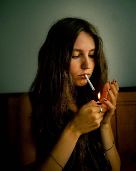 Avatar hút thuốc nữ 24