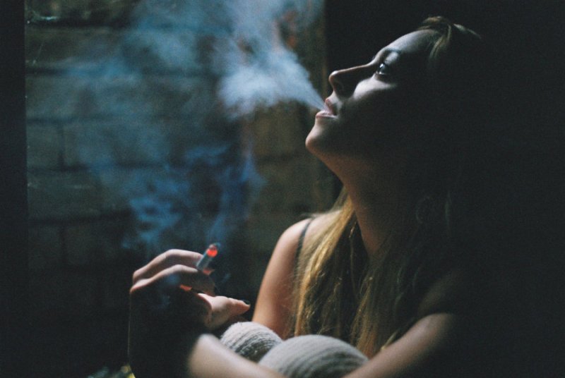 Avatar hút thuốc nữ 15