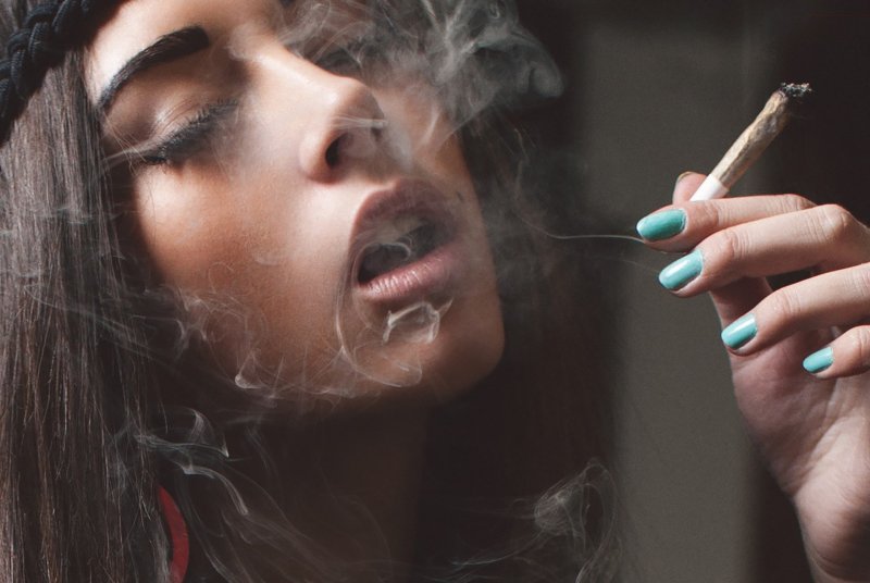 Avatar hút thuốc nữ 21