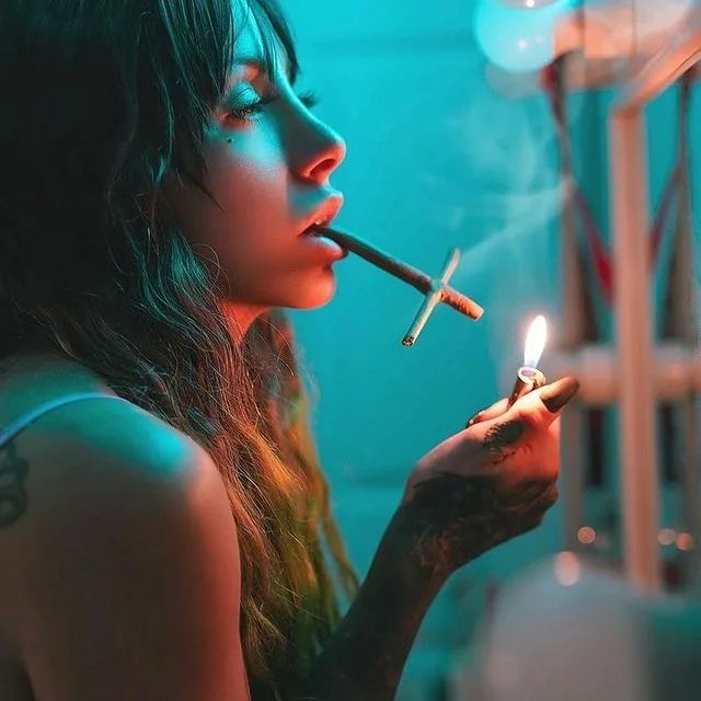 Avatar hút thuốc nữ 22