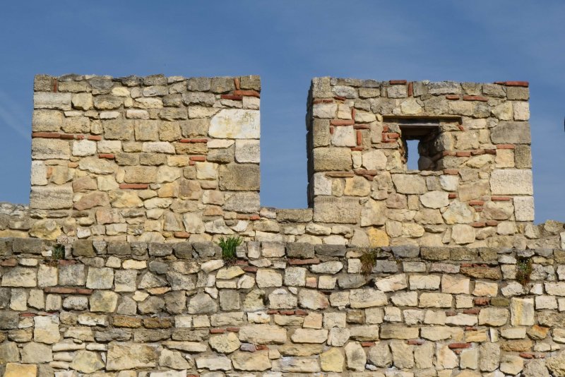Phong cảnh bức tường cổ kính với lịch sử lâu đời 13