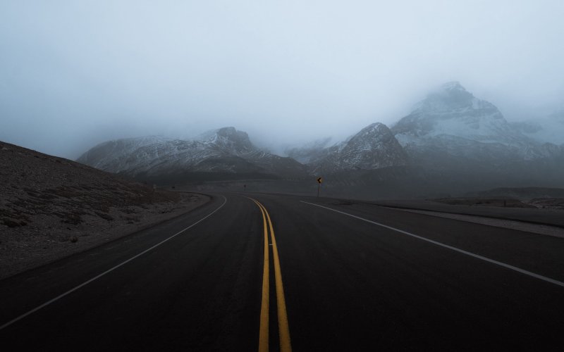 Phong cảnh con đường dẫn vào thung lũng sương mù 33