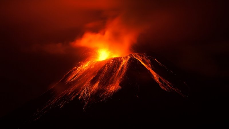 Ảnh phong cảnh núi lửa hoạt động 12