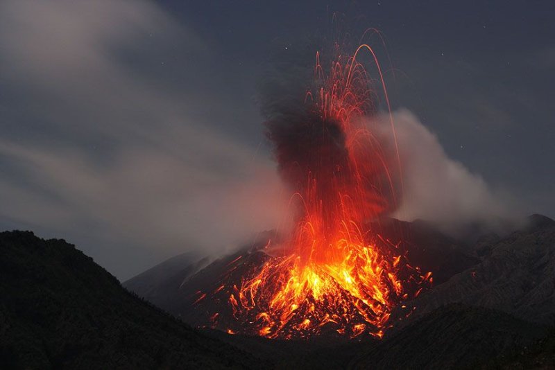 Ảnh phong cảnh núi lửa hoạt động 16