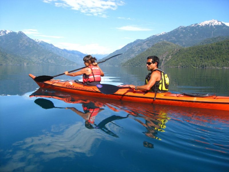 Phong cảnh thuyền kayak trên hồ 34