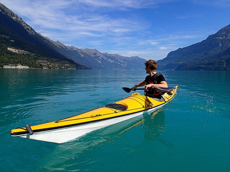 Phong cảnh thuyền kayak trên hồ 37