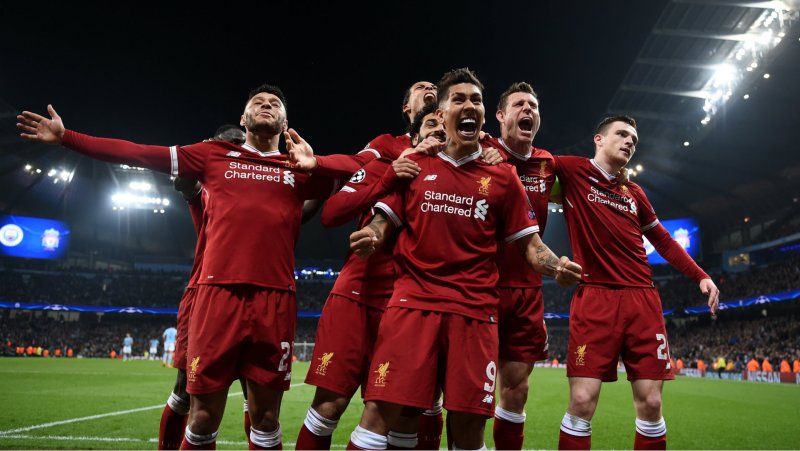 Ảnh cầu thủ Liverpool ăn mừng chiến thắng 1