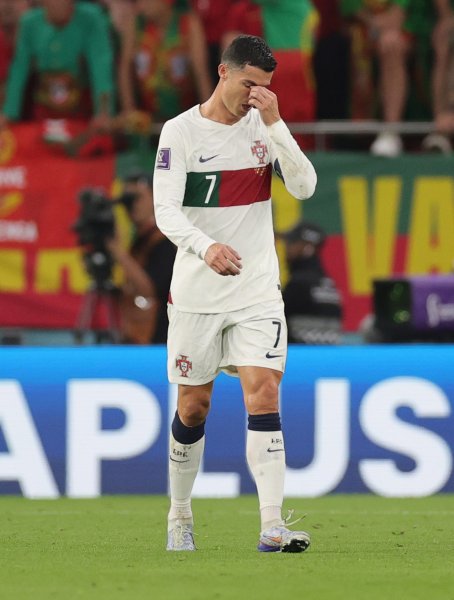 Hình ảnh Ronaldo buồn 10