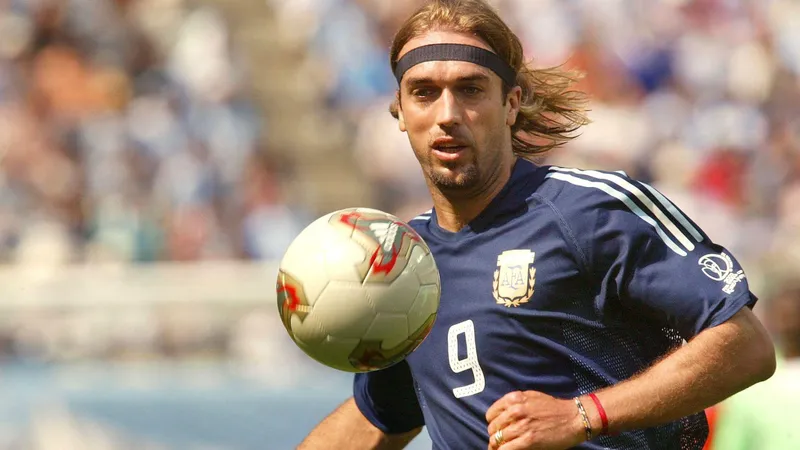 Danh thủ Gabriel Batistuta 2